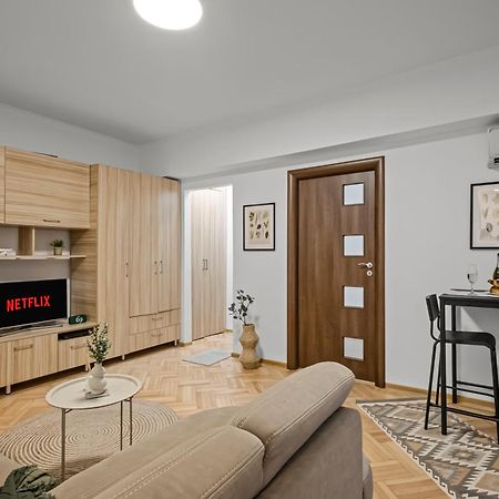 Earthy Escape - Central Apt With Balcony Bucharest Luaran gambar