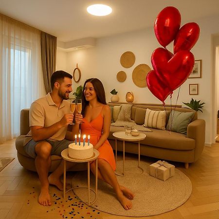 Earthy Escape - Central Apt With Balcony Bucharest Luaran gambar