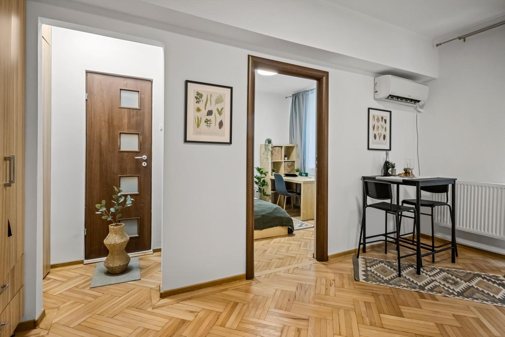 Earthy Escape - Central Apt With Balcony Bucharest Luaran gambar